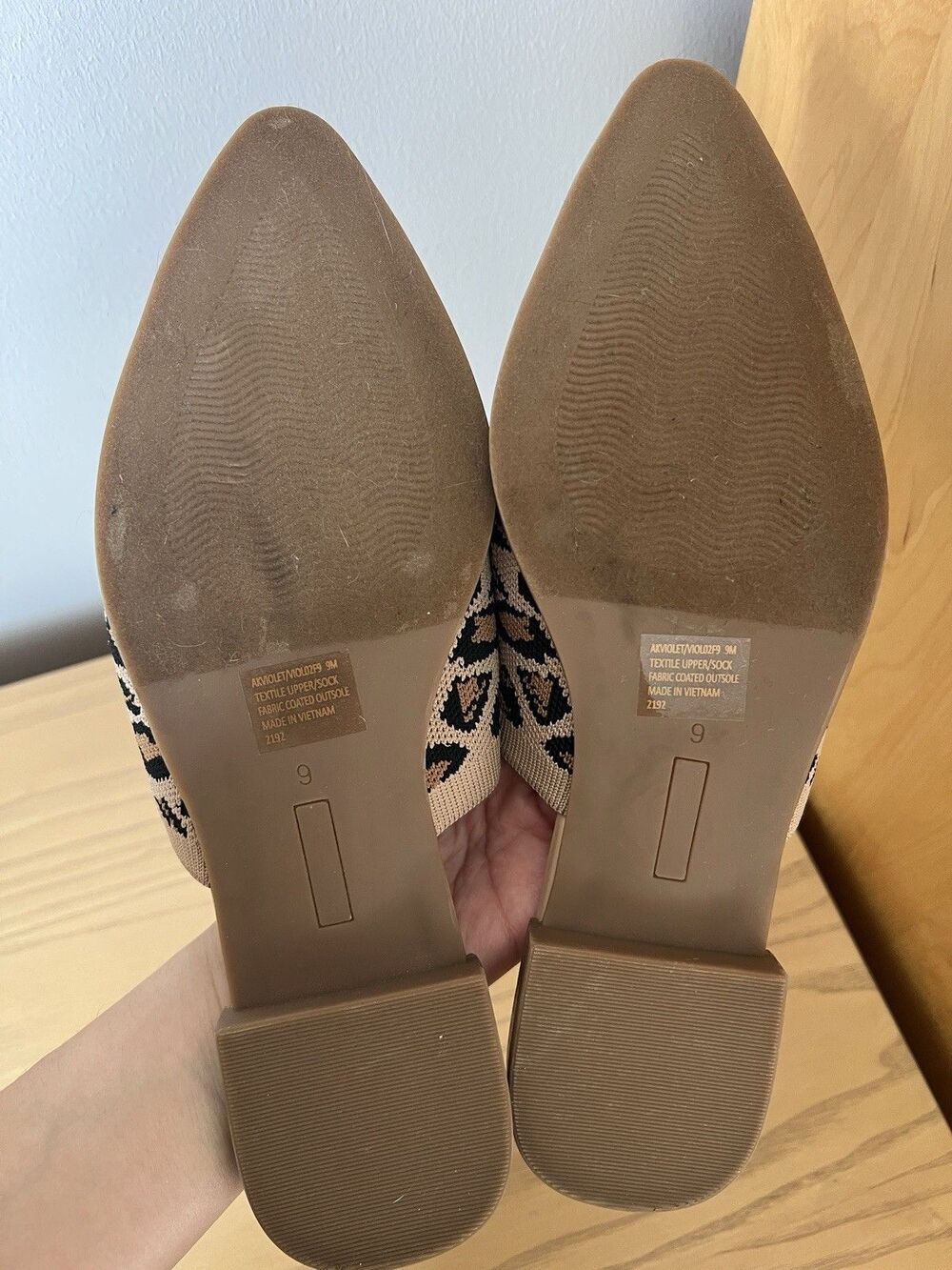 Anne Klein Women's Leopard Print Pointed Toe Slip-On Slide Flats Size 9 - Picture 3 of 4